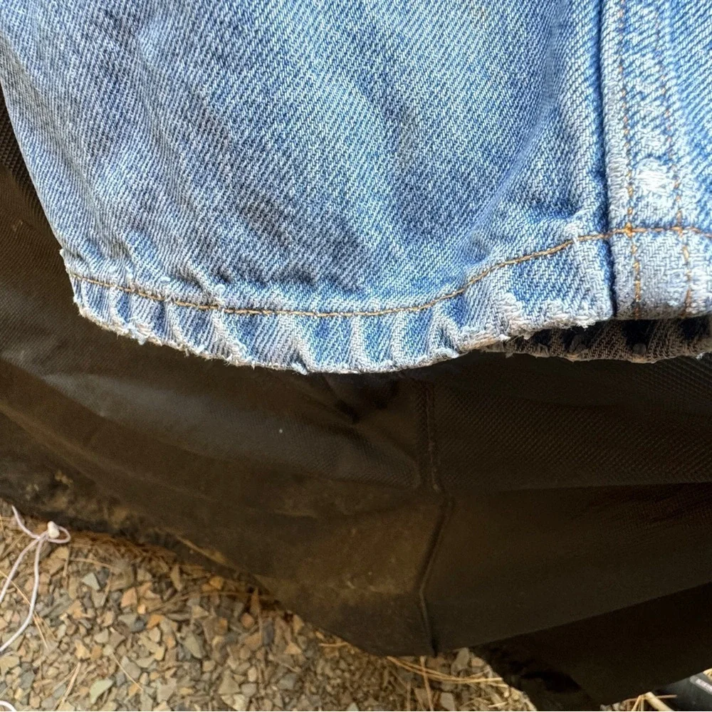 Levi’s 505 Perfectly broke-in Jeans-see pics label 40” x32” (actual 40” x 29.5”)